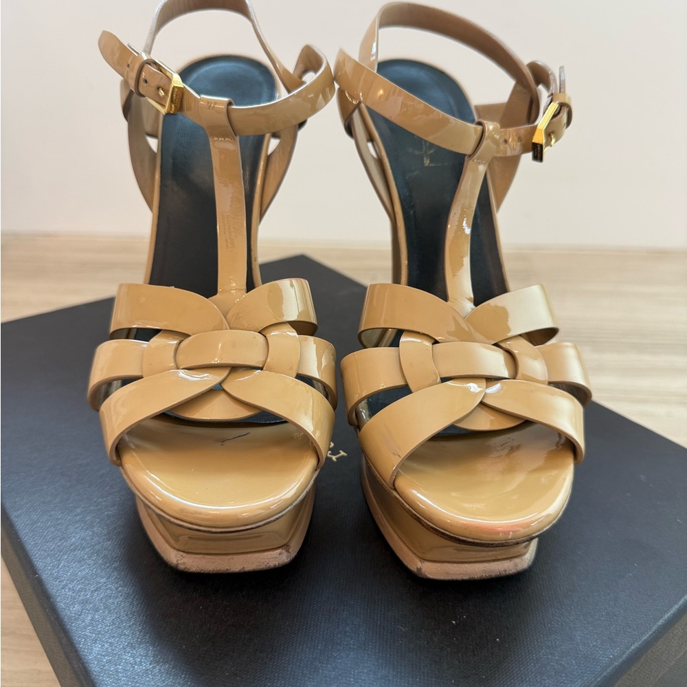 YSL Tribute Beige patent leather sandals
